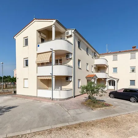 Apartment Apartman Robi *