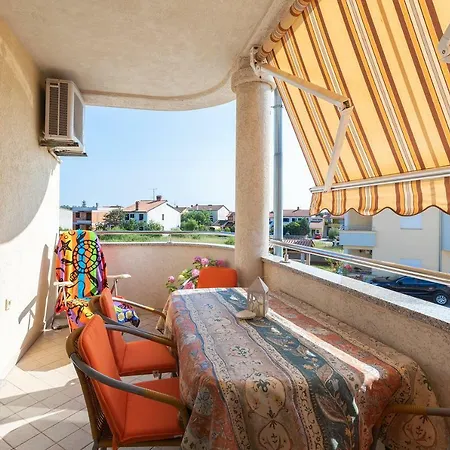 Apartment Apartman Robi Fazana