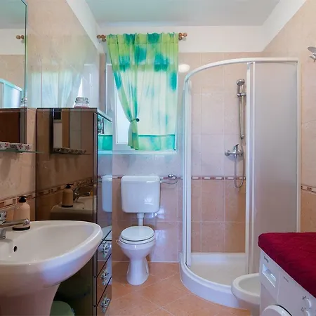 Apartment Apartman Robi